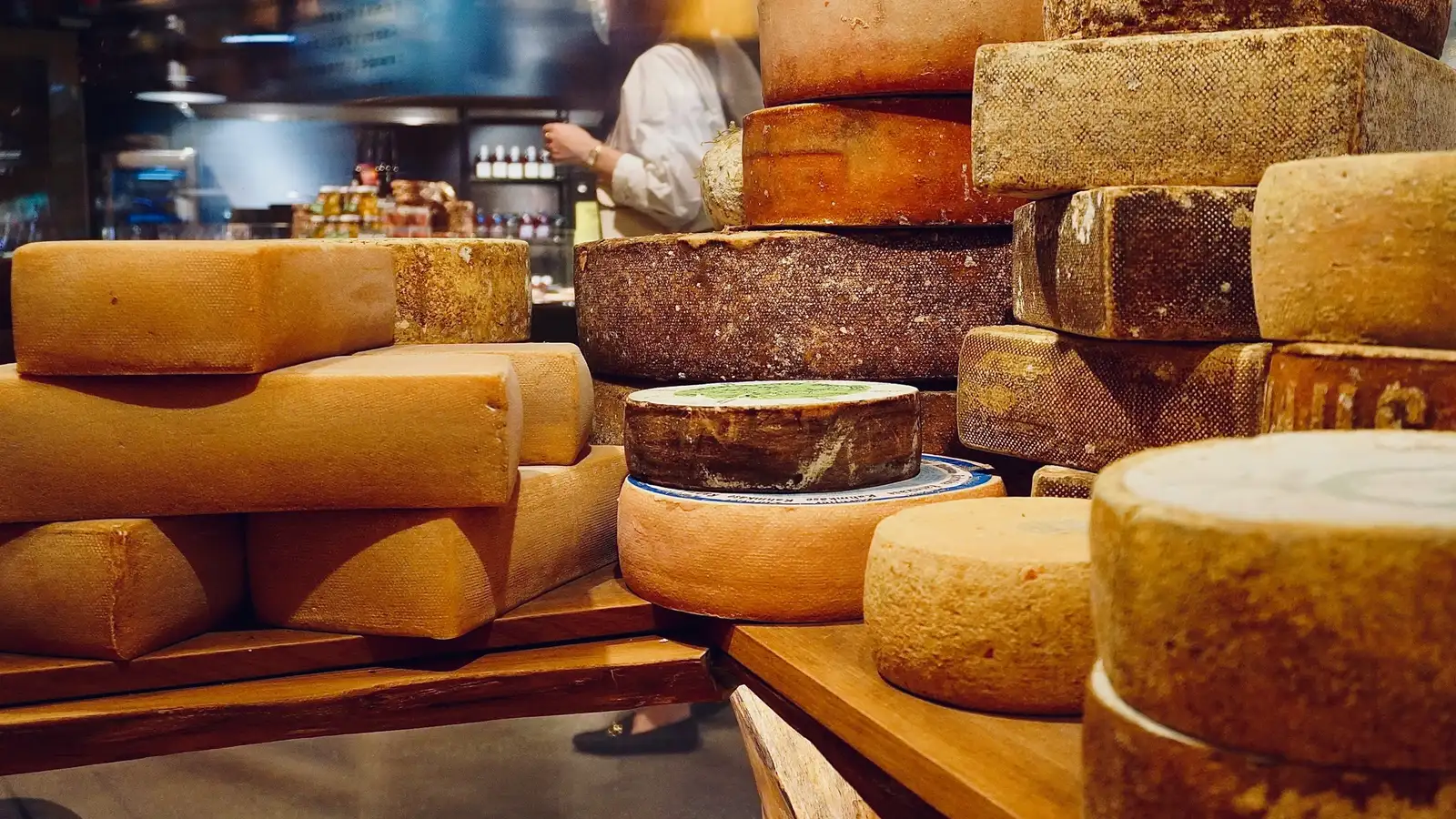 How to import Italian cheese into the USA: a buyer's guide