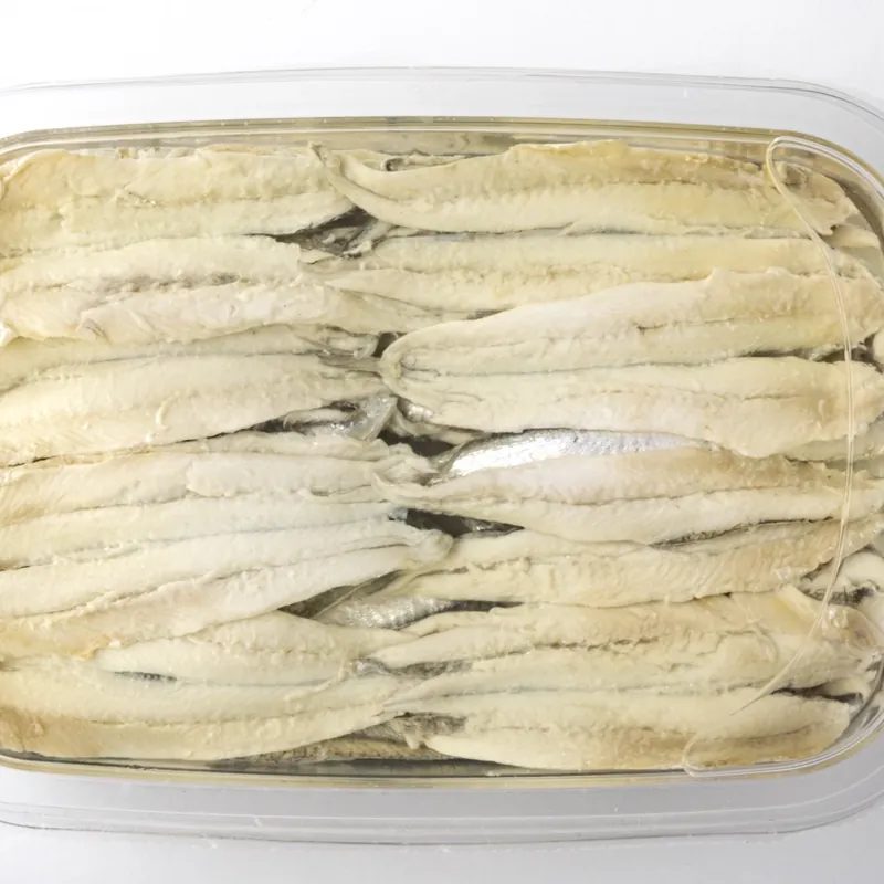 Marinated anchovy fillets in 200g retail tray, SFDA-registered Italian seafood for Saudi Arabia
